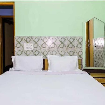 Pop Hotel Nand Palace Jhānsi Buitenkant foto