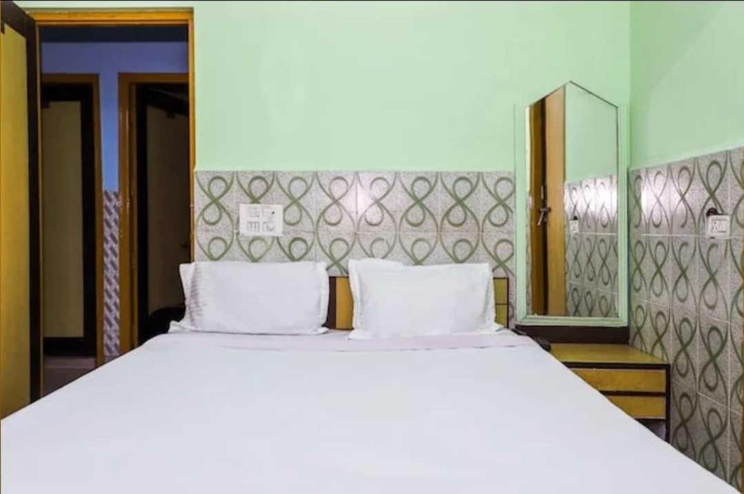 Pop Hotel Nand Palace Jhānsi Buitenkant foto
